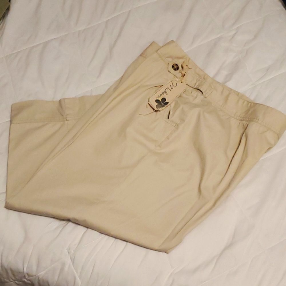 Madison womans capris, NWT,  size 16